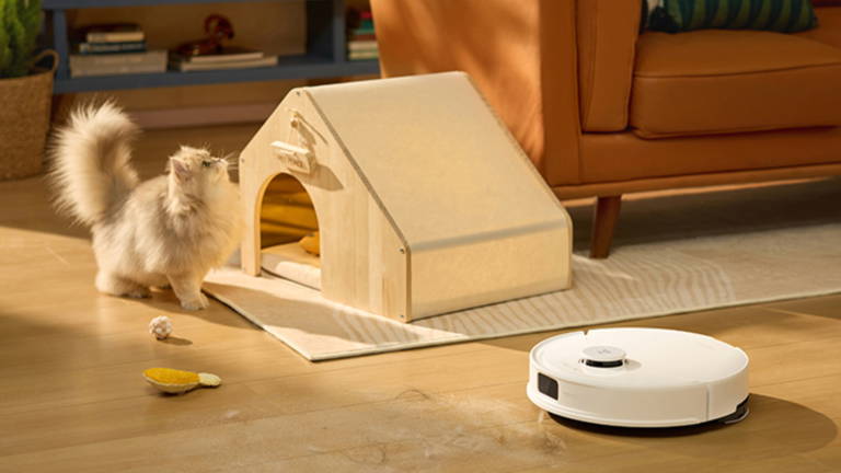 Este robot aspirador limpia fuerte, se vacía solo y ahora mismo cuesta casi la mitad de lo que valen otros similares