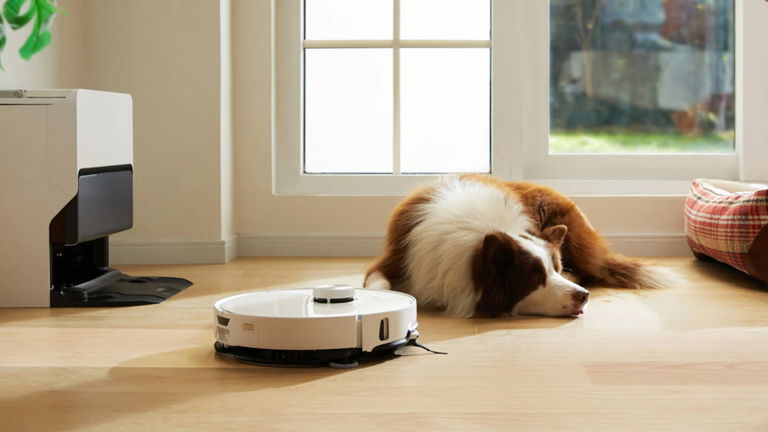 Limpia mejor que tú, es totalmente autónomo, encuentra a tus mascotas y les saca fotos y tiene 450 euros de descuento, ¿qué más quieres?