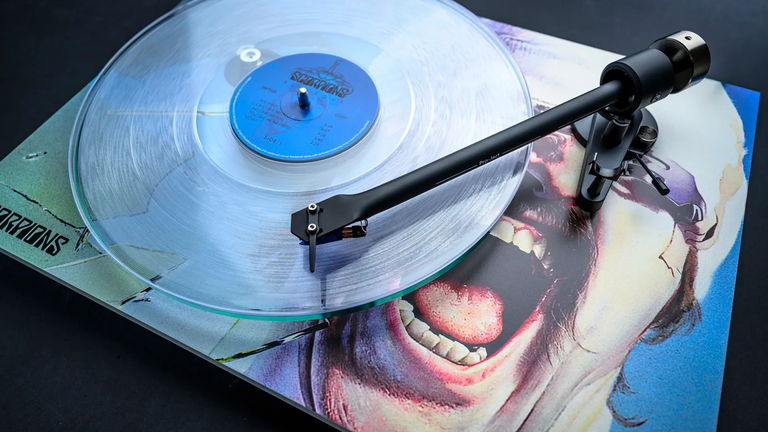 Pro-Ject rinde homenaje al Blackout de Scorpions con un tocadiscos de edición especial