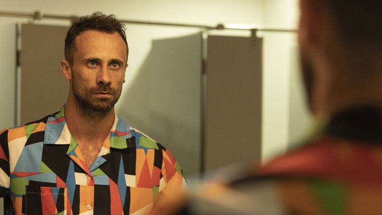 No me cansaré de recomendar esta miniserie disponible en streaming. Un drama autobiográfico sobre adicciones que te romperá el alma