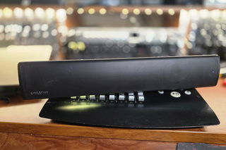 Probamos la Sound Blaster GS3: una barra de sonido que sí tiene sentido en el escritorio