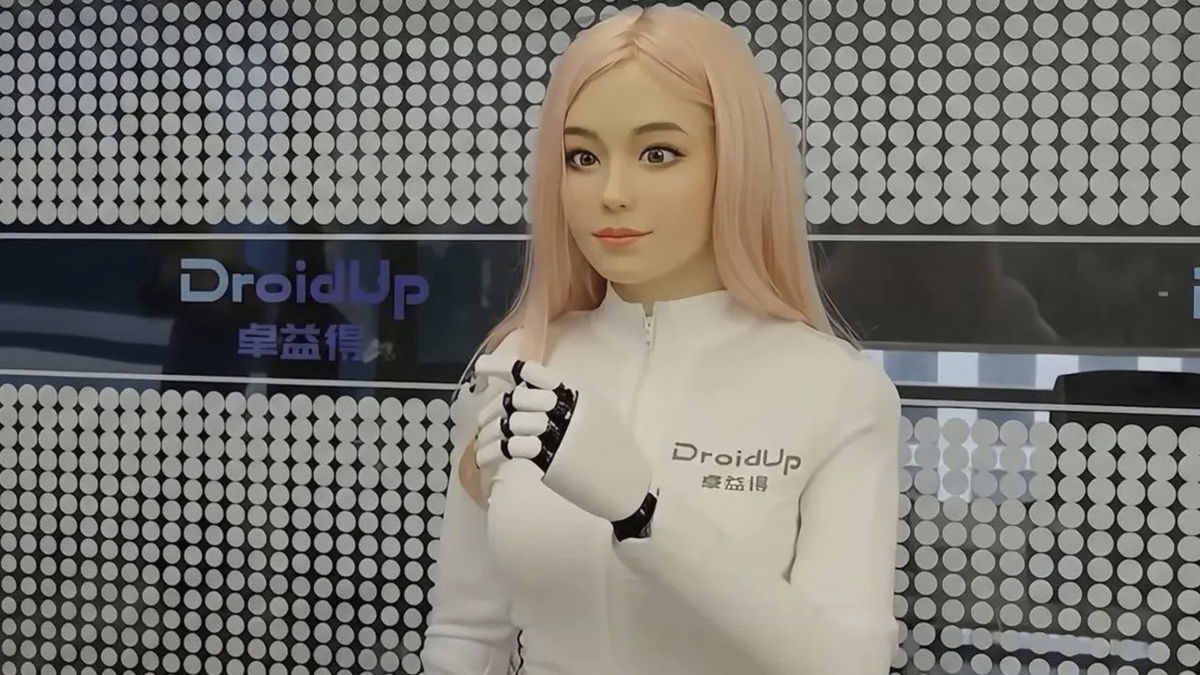 China cruza el valle inquietante: presentan a Moya, un robot con piel caliente y microexpresiones que te mira a los ojos