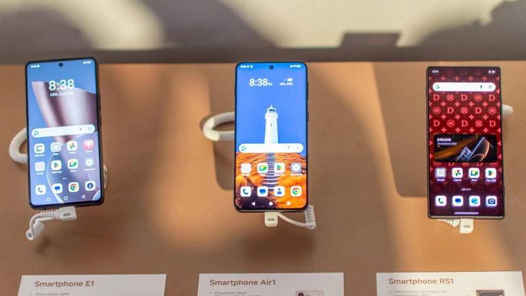 De las aspiradoras a los móviles de lujo: Dreame sorprende con una bestia de 7.200 mAh, oro y piedras preciosas