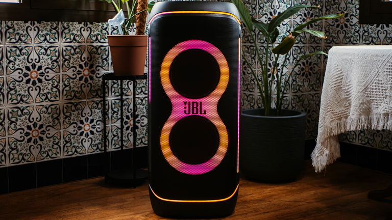 He metido un altavoz de 30 kilos en mi salón y ahora no sé vivir sin él: análisis del JBL PartyBox 720