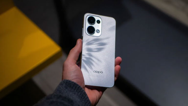 Más de 120 euros menos por el OPPO Reno13: pantalla AMOLED, 12 GB y carga ultrarrápida