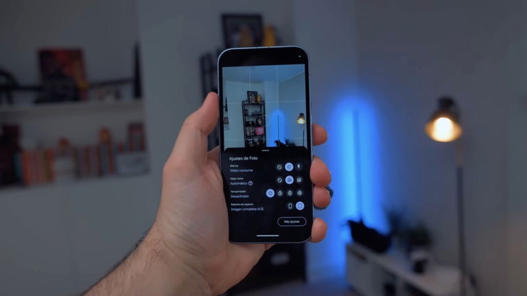 Por unos 400 euros, no verás un móvil con mejor cámara que este, con diseño innovador y súper compacto