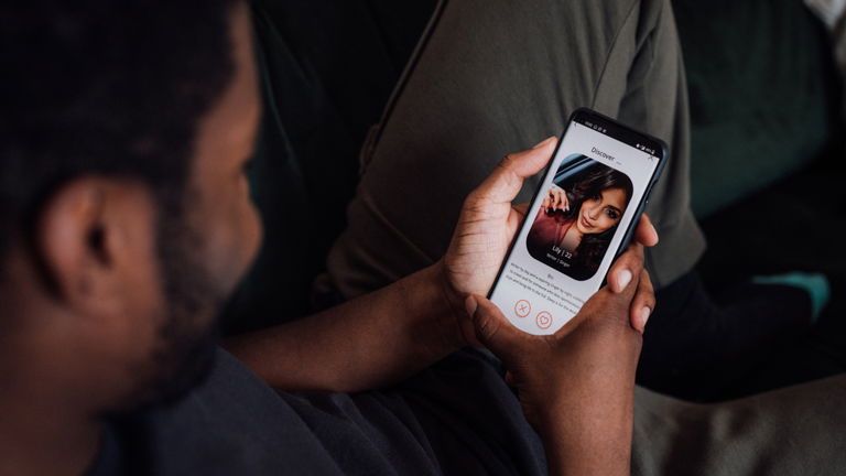 Se acerca San Valentín y la ciencia cuestiona el efecto de las apps de citas en la salud mental