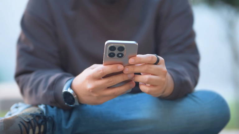 Este Xiaomi, con 512 GB, baja de los 400 euros por primera vez: construcción premium y gran batería